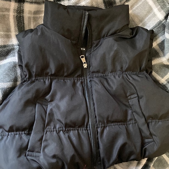 Brand new cropped vest jacket never worn !! - Picture 1 of 1